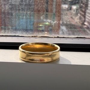 18k gold band